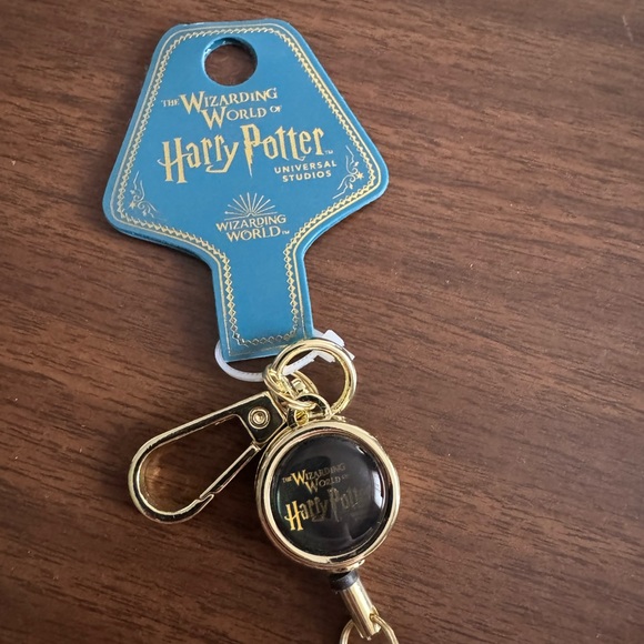 Harry Potter Hedwig Retractable ID Holder - Picture 3 of 7